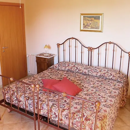 Farm stay Il Girasole Castiglione Falletto